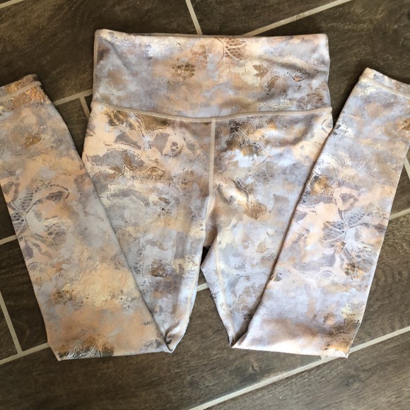 Athleta Elation Gilded Tight Size Small - Picture 4 of 5